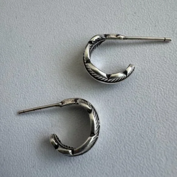 925 Sterling Silver Feather Hoop Earrings – Boho Vintage Style Small Huggies - Picture 8 of 8